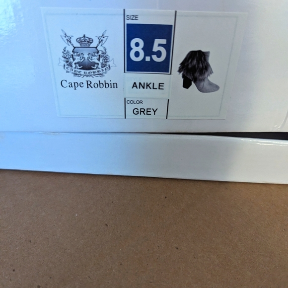 Women's Boots - Picture 2 of 4